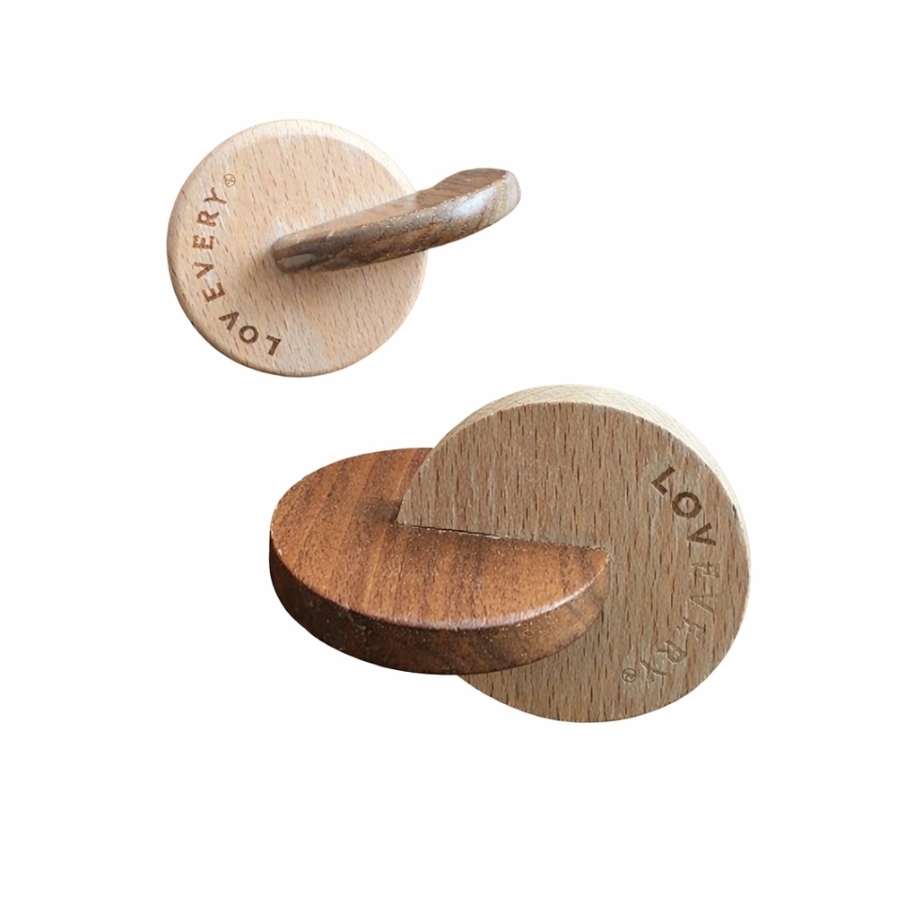 Lovevery Bundle of 2 Hand-to-Hand Discs - motor skills cross-body coordination